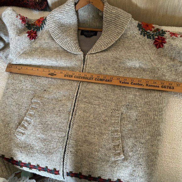 Sundance XL wool fleece lined Sweater cardigan, embroidery deer & flowers - Picture 8 of 13